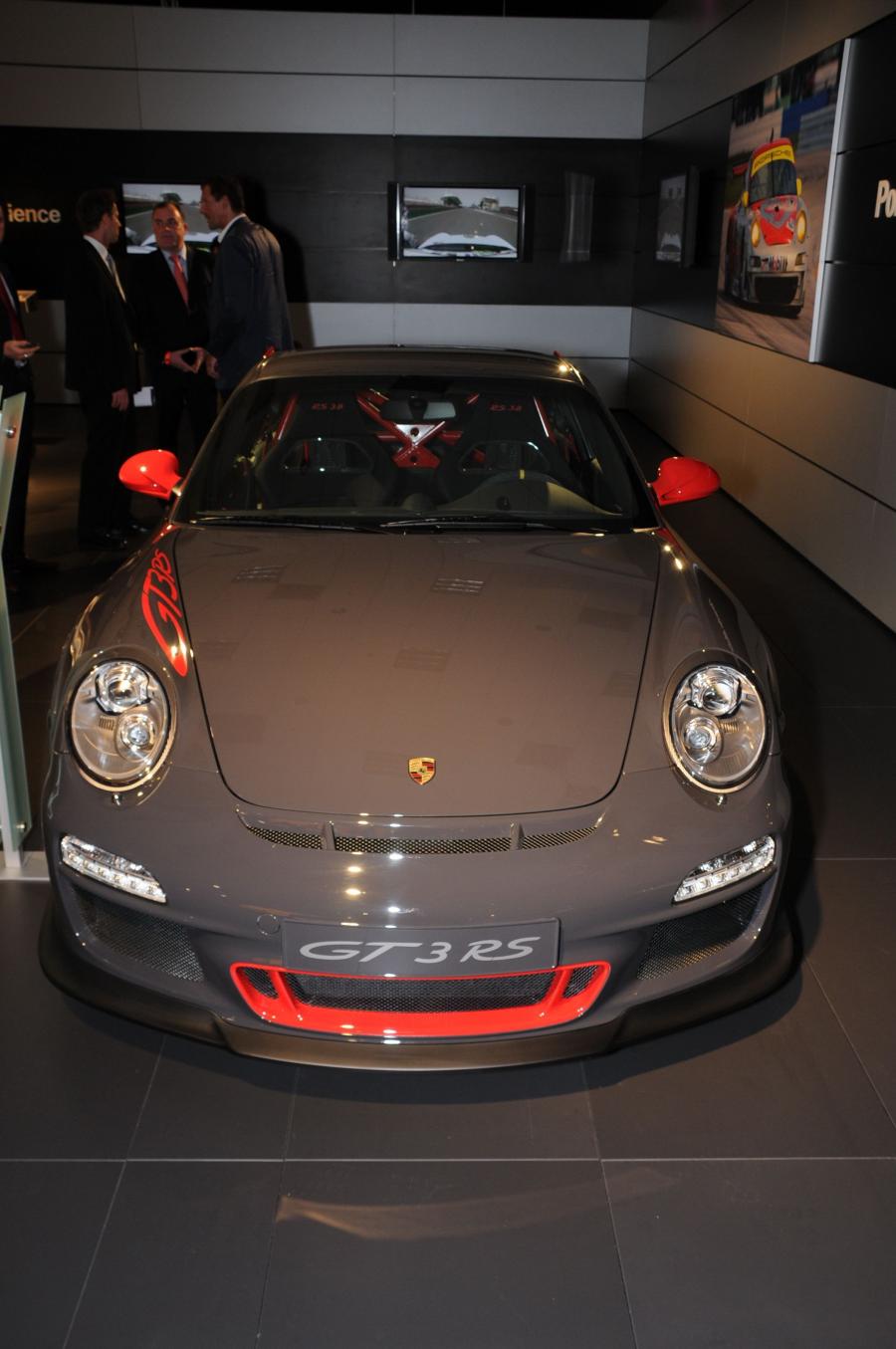  Porsche 911 GT3 RS 2010 года  (фото 23 из 33)
